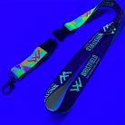 Tours de cou en satin UV réfléchissant (20x900 mm impression en couleur sur les deux côtés) - mousqueton à cliquet en métal et boucle détachable